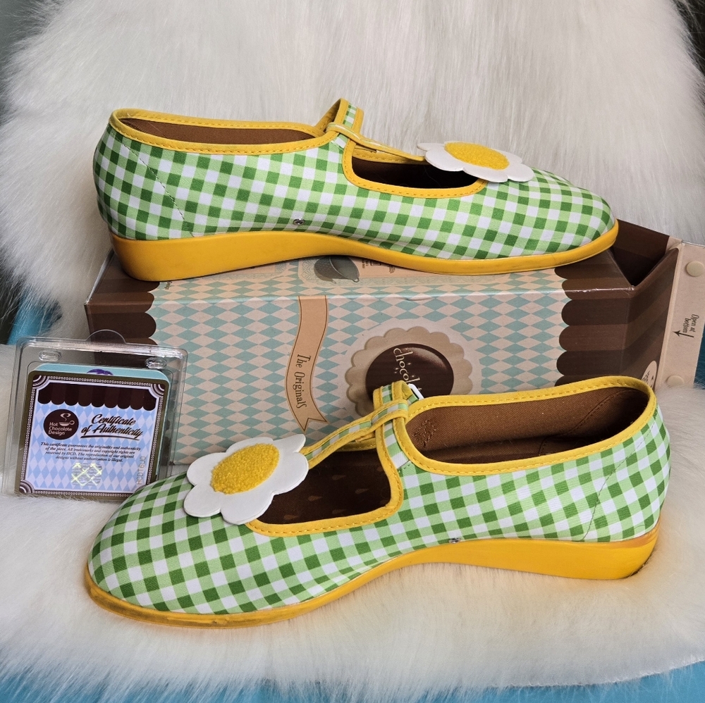 NWT Hot Chocolate Designs Kitschy Bloom Daisy Gingham Mary Jane Vegan Flats
